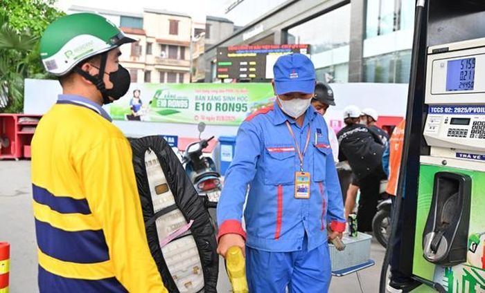 Theo Bộ Công Thương, hầu hết các dòng xe xăng tại Việt Nam đều được xác nhận tương thích với xăng E5 và E10. Ảnh: TT