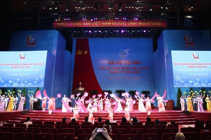 Buổi tổng duyệt với nhiều tiết mục văn nghệ đặc sắc chào mừng Đại hội.