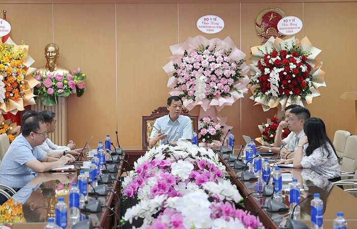 Quang cảnh cuộc họp.