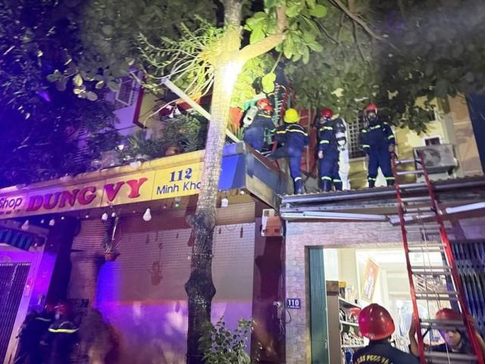 Công an tỉnh tiếp cận hiện trường, tổ chức cứu nạn.