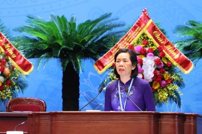 Bà Nguyễn Thị Minh Hương, Phó Chủ tịch Hội LHPN Việt Nam, khai mạc Phiên làm việc thứ Nhất.