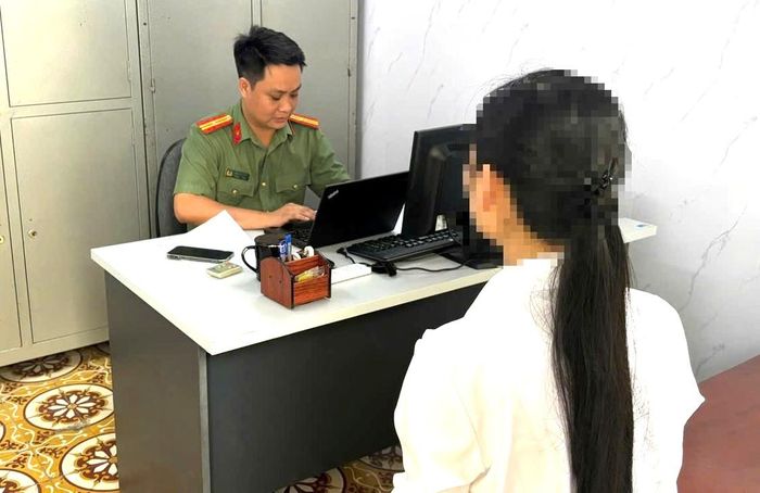 Chị P.T.H. tại cơ quan Công an. Ảnh: Cơ quan Công an.