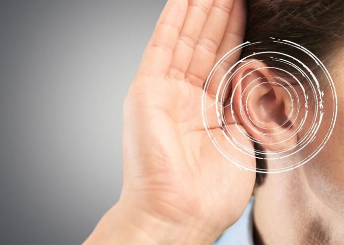 Nghẹt tai, ù tai hoặc nghe kém có thể xuất phát từ nhiều nguyên nhân.