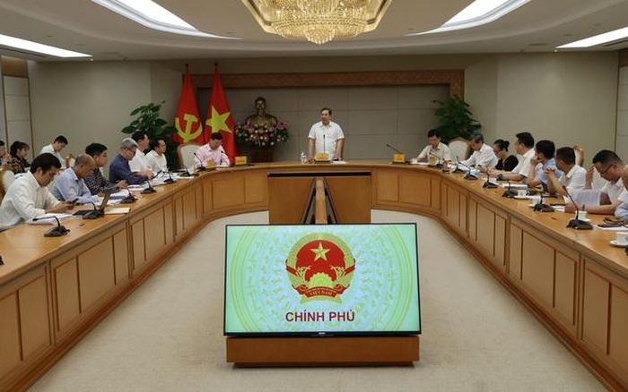 Phó Thủ tướng Thường trực Phạm Gia Túc làm việc về tình hình xây dựng các nghị định hướng dẫn thi hành Luật Hàng không dân dụng Việt Nam. Ảnh: VGP/Phương Nguyên