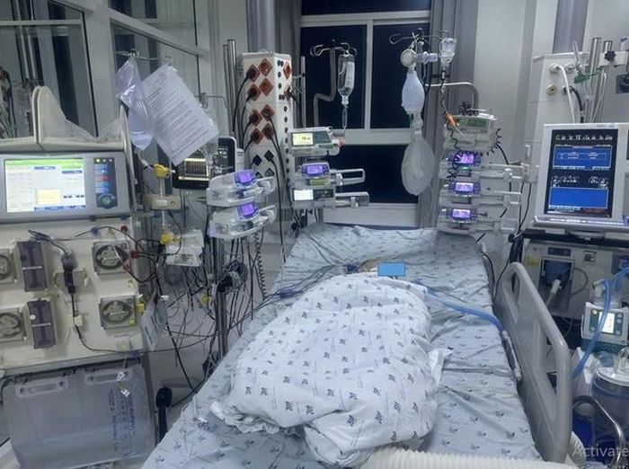 Một bệnh nhi điều trị bệnh tay chân miệng tại Bệnh viện Nhi đồng thành phố. Ảnh: BVCC.