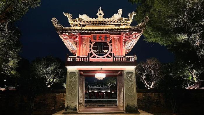 Ảnh: Page Tour đêm Văn Miếu - Van Mieu Night Tour.