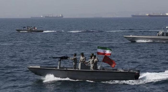 Eo biển Hormuz từ lâu được coi là một trong những điểm nghẽn chiến lược của thương mại dầu mỏ thế giới.