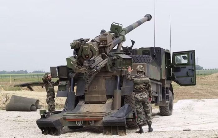 Riêng Indonesia đã đặt mua tổng cộng 55 hệ thống, trở thành một trong những khách hàng lớn nhất của dòng pháo này tại khu vực Đông Nam Á.