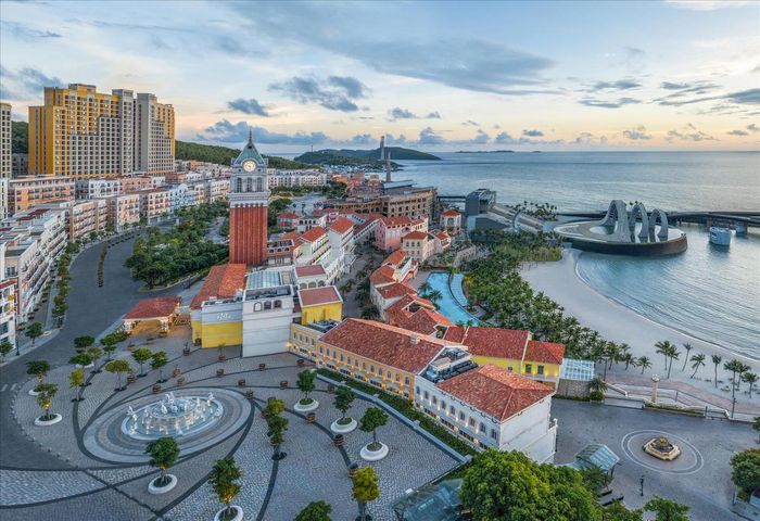 Thị trấn Hoàng Hôn - Sunset Town ở phía Nam đảo Phú Quốc. Ảnh: S.G 