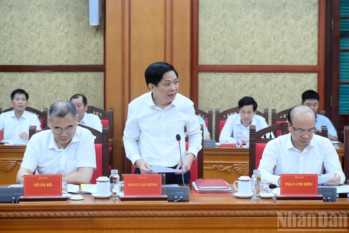  Các đại biểu tham dự tại phiên họp. Ảnh: NHÂN DÂN 