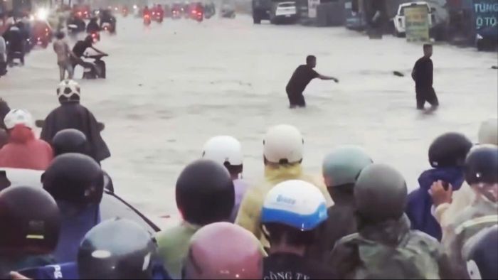 Quốc lộ 51 thường xuyên ngập sâu khi mưa lớn. Ảnh: VH.