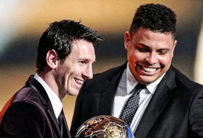  Ronaldo ấn tượng với Messi. 