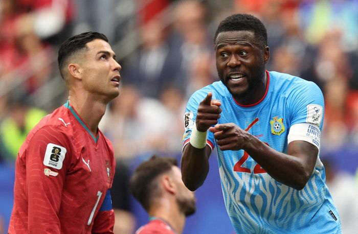 Ronaldo thất vọng sau bàn gỡ hòa ở phút 45+5 của Yoane Wissa bên phía Congo. Trước đó, Joao Neves là người mở tỷ số cho Bồ Đào Nha sau tình huống đánh đầu hiểm hóc. 