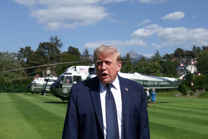 Tổng thống Trump đang có mặt tại Pháp để dự hội nghị G7, hiện tại, hội nghị đã khép lại. Ảnh: Reuters.