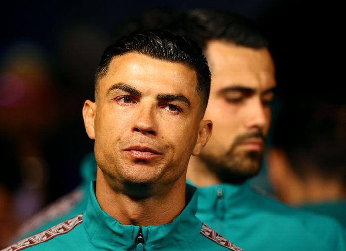 Ronaldo bị chê cười. Ảnh: Reuters.