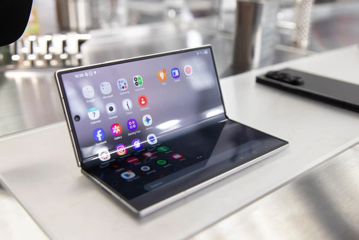 Samsung Galaxy Z Fold7. Ảnh: Bloomberg.