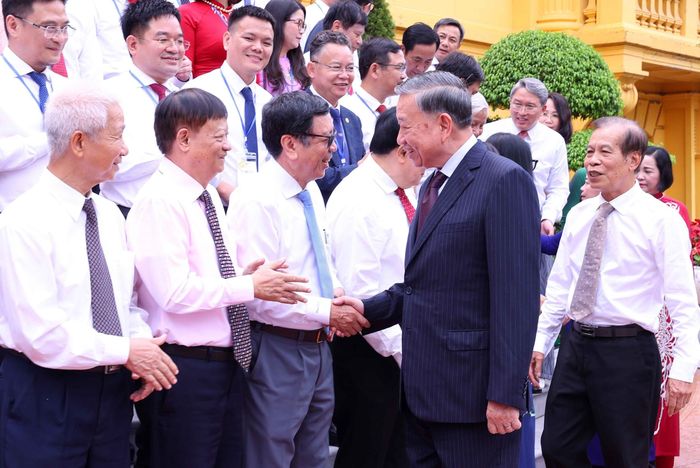 Chiều 16/6/2026, tại Phủ Chủ tịch, Tổng Bí thư, Chủ tịch nước Tô Lâm gặp mặt 101 nhà báo tiêu biểu đoạt Giải Báo chí Quốc gia qua các năm, nhân dịp Kỷ niệm 101 năm Ngày Báo chí cách mạng Việt Nam (21/6/1925 - 21/6/2026). Ảnh: Văn Điệp – TTXVN