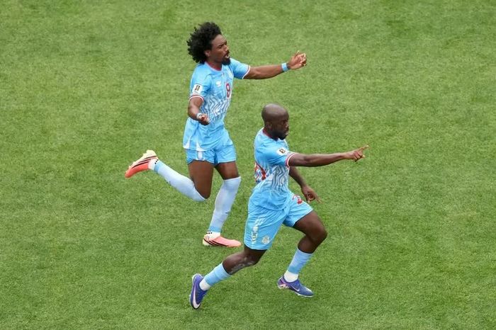 Bàn thắng lịch sử của Cộng hòa Dân chủ Congo vào lưới Bồ Đào Nha. (Ảnh: FIFA)