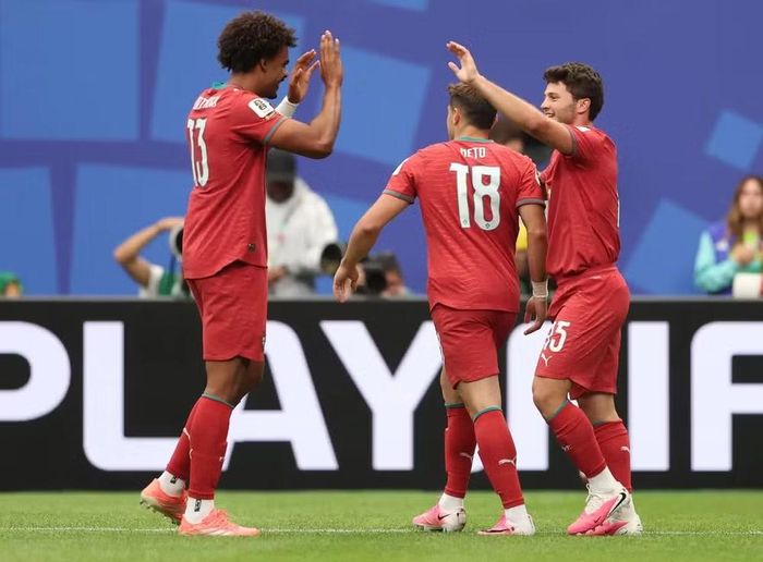 Các cầu thủ Bồ Đào Nha ăn mừng bàn thắng sớm. (Ảnh: FIFA)