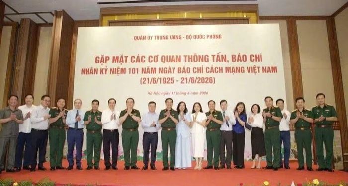 Đại tướng Phan Văn Giang và các đại biểu tại buổi gặp mặt. (Ảnh: qdnd.vn)