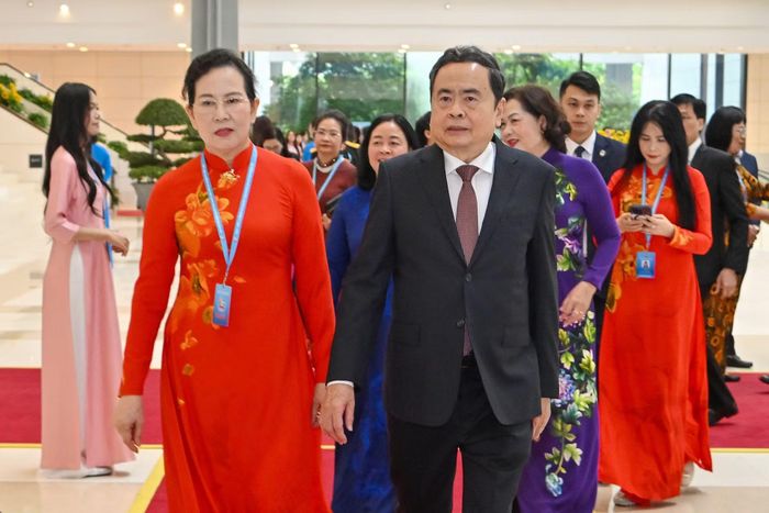  Ủy viên Bộ Chính trị, Chủ tịch Quốc hội Trần Thanh Mẫn tới dự Đại hội. 