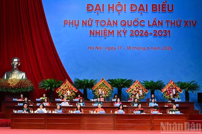 Đoàn Chủ tịch điều hành Đại hội.