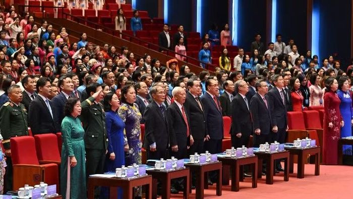 Các đồng chí lãnh đạo, nguyên lãnh đạo Đảng Nhà nước tham dự Đại hội. (Ảnh: THỦY NGUYÊN)