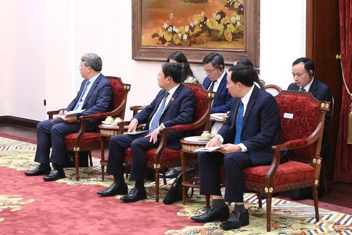 Các đại biểu Việt Nam tham dự cuộc tiếp.