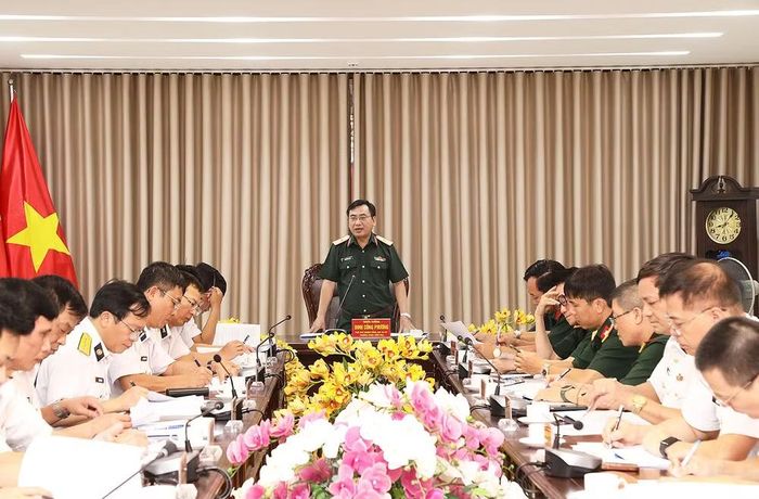 Thiếu tướng Đinh Công Phương, Phó Chủ nhiệm Tổng cục Hậu cần-Kỹ thuật phát biểu kết luận hội nghị.