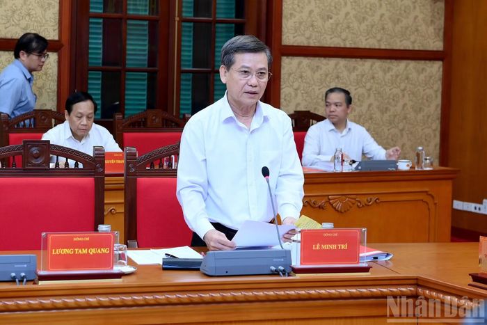 Đồng chí Lê Minh Trí, Ủy viên Bộ Chính trị, Bí thư Trung ương Đảng, Trưởng ban Nội chính Trung ương phát biểu tại phiên họp.