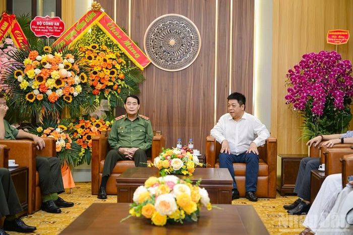 Thời gian tới, Báo Nhân Dân và Bộ Công an tiếp tục tăng cường phối hợp chặt chẽ, nâng cao hiệu quả tuyên truyền, đáp ứng yêu cầu nhiệm vụ trong tình hình mới.
