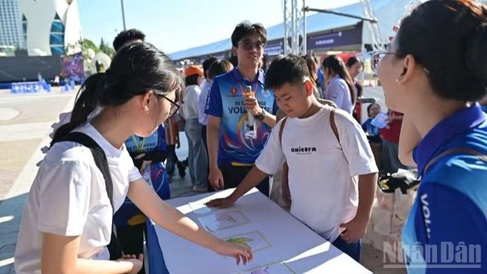Các hoạt động tương tác, trải nghiệm, tạo nên không gian học tập, giao lưu và kết nối sinh động, góp phần lan tỏa phong trào học tập, sử dụng tiếng Anh trong cộng đồng, thu hút đông thanh niên, học sinh tham gia.