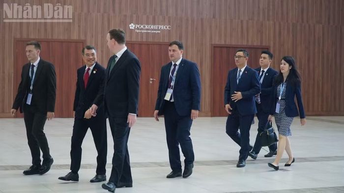 Ngày 18/6, tại trung tâm triển lãm Kazan Expo, diễn ra Phiên họp toàn thể Hội nghị cấp cao kỷ niệm 35 năm quan hệ ASEAN-Nga.