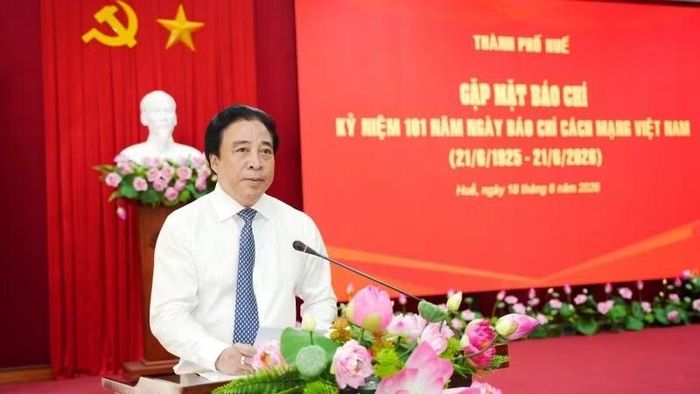 Chủ tịch Ủy ban nhân dân thành phố Huế Nguyễn Khắc Toàn gửi lời chúc mừng tốt đẹp đến đội ngũ những người làm báo trên địa bàn thành phố.