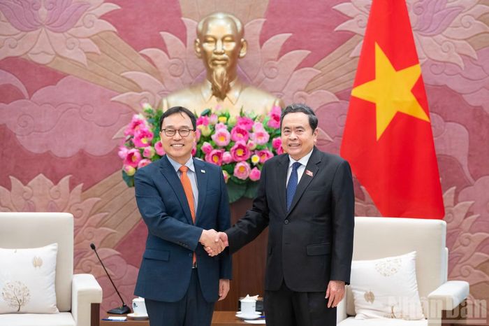 Chủ tịch Quốc hội Trần Thanh Mẫn tiếp Đại sứ Hàn Quốc tại Việt Nam Choi Young Sam chào từ biệt nhân dịp kết thúc nhiệm kỳ.