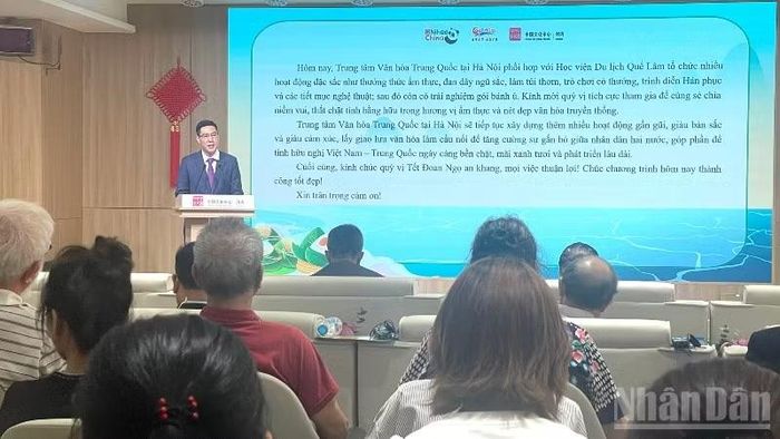 Giám đốc Trung tâm Văn hóa Trung Quốc tại Hà Nội Trương Đức Sơn phát biểu.