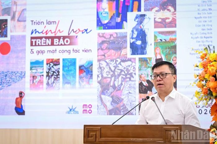 Tổng Biên tập Lê Quốc Minh phát biểu tại lễ khai mạc.