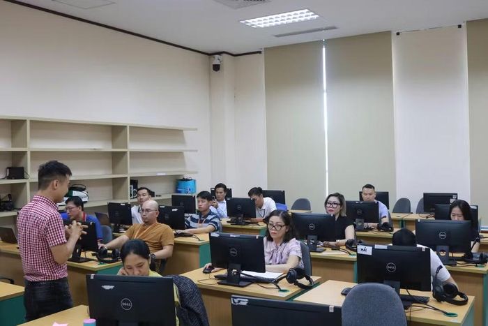 Trung tâm Đào tạo - Huấn luyện Kiểm soát viên không lưu.