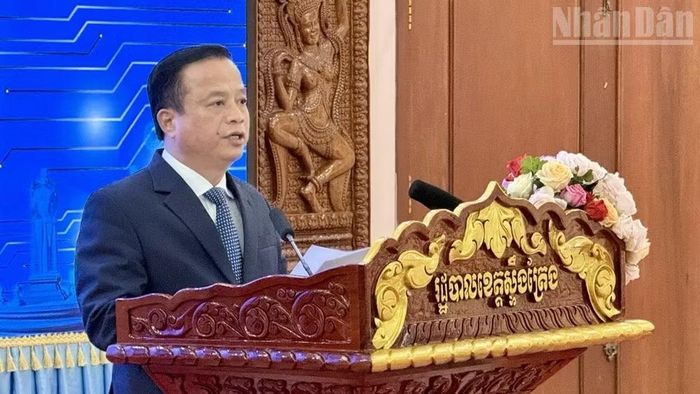 Phó Chủ tịch Thường trực Ủy ban nhân dân tỉnh Gia Lai Nguyễn Tuấn Thanh phát biểu ý kiến tại hội nghị. (Ảnh: HUY VŨ)
