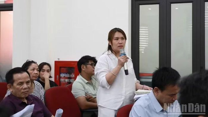 Hơn 20 ý kiến của người dân tại hội nghị đều có chung quan điểm ủng hộ công tác giải phóng mặt bằng cho Dự án không gian trục Quốc lộ 1A. Tuy nhiên, các hộ dân đều bày tỏ mong muốn các chính sách hỗ trợ tái định cư, bồi thường thỏa đáng để người dân ổn định tại nơi ở mới, sẵn sàng coi nơi tái định cư là quê hương mới về sau.