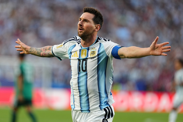 Messi tỏa sáng rực rỡ trong trận Argentina thắng Algeria 3-0. Ảnh: AP