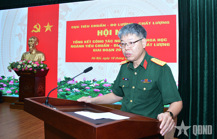 Đại tá Lê Duy Quý, Phó cục trưởng Cục Tiêu chuẩn-Đo lường-Chất lượng phát biểu tại hội nghị. 