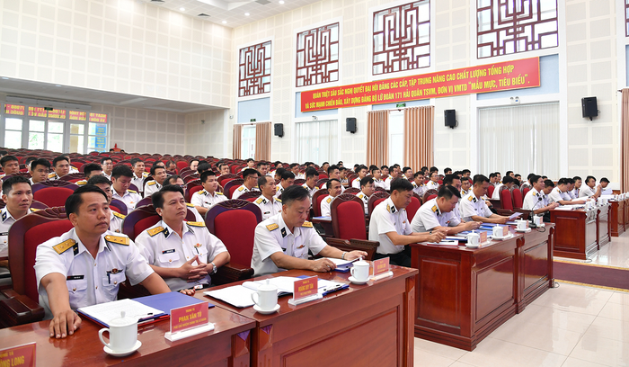Các đại biểu tham dự hội nghị. 