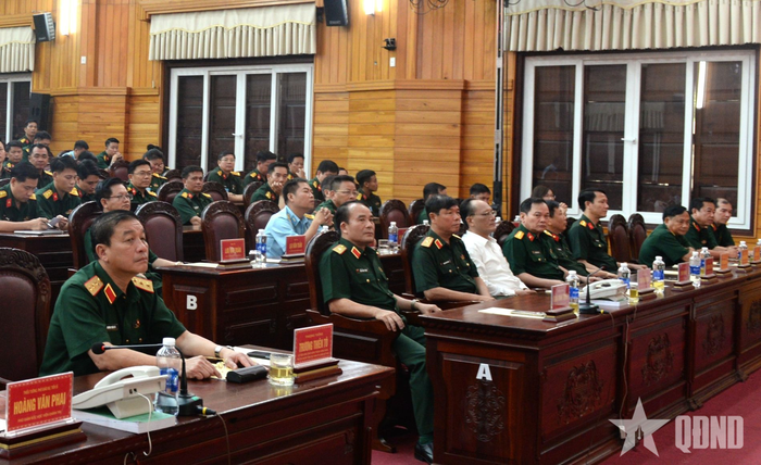  Thượng tướng Trương Thiên Tô dự bế mạc hội thi. 