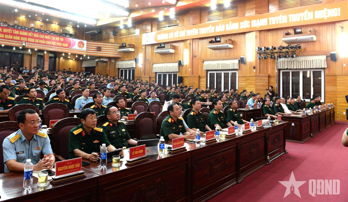  Các đại biểu dự bế mạc hội thi. 