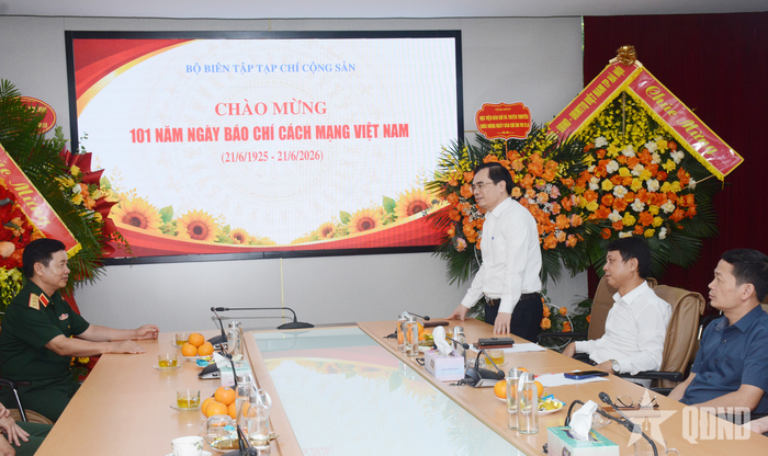 Đồng chí Dương Trung Ý, Ủy viên Trung ương Đảng, Tổng biên tập Tạp chí Cộng sản trân trọng cảm ơn tình cảm, sự quan tâm của Quân ủy Trung ương, Bộ Quốc phòng và đoàn công tác.