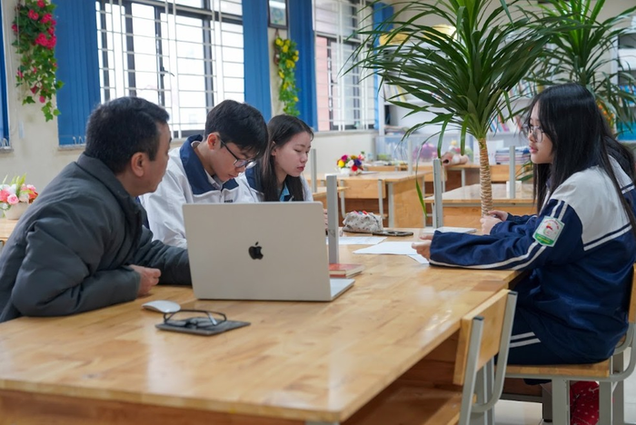  Các em học sinh Hà Nội tham gia Dự án “Sức khỏe thanh thiếu niên Việt Nam”. Ảnh: Plan International Việt Nam cung cấp