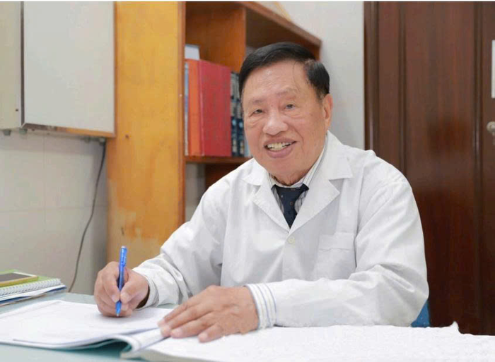 Đại tá, Giáo sư, Tiến sĩ, Thầy thuốc Ưu tú Vũ Bằng Đình (1935-2026) - nguyên Giám đốc Bệnh viện Trung ương Quân đội 108.
