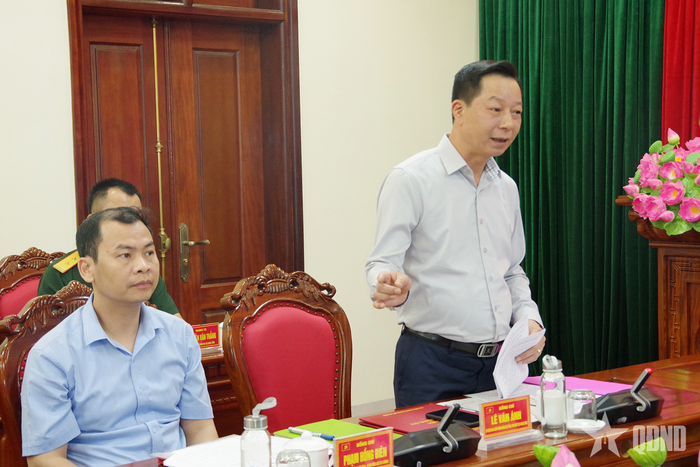 Đồng chí Lê Văn Ánh, Phó chủ tịch UBND tỉnh phát biểu tại hội nghị.