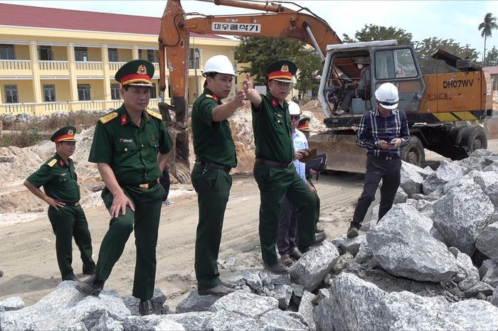 Đoàn kiểm tra, chỉ đạo tại dự án.